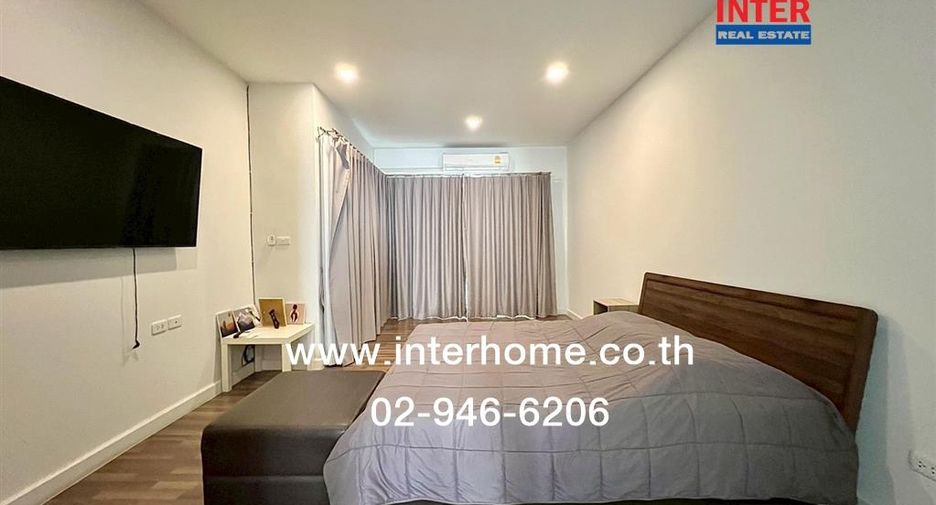 For sale 3 bedrooms townhouse in Min Buri, Bangkok