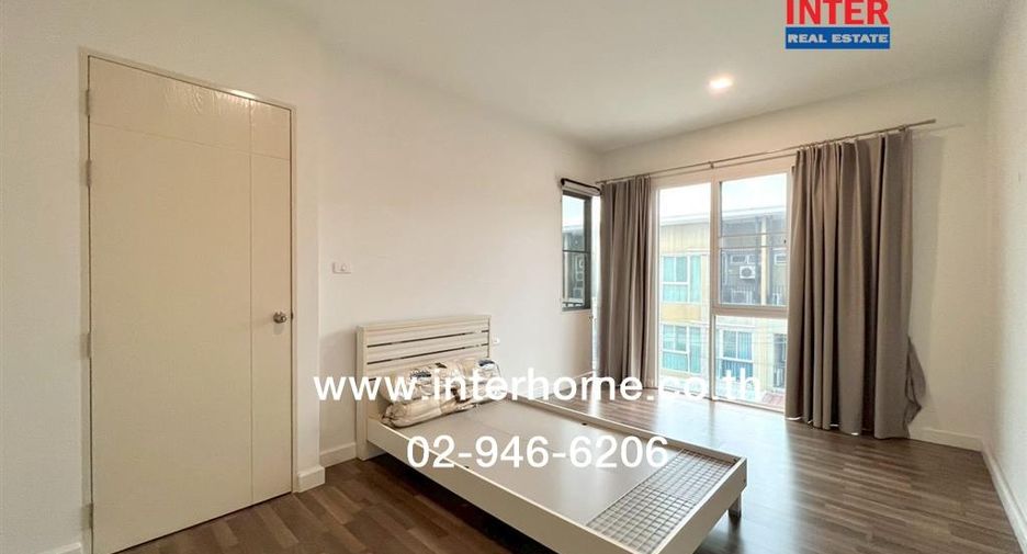 For sale 3 bedrooms townhouse in Min Buri, Bangkok