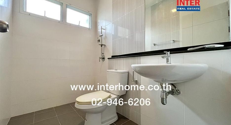For sale 3 bedrooms townhouse in Min Buri, Bangkok
