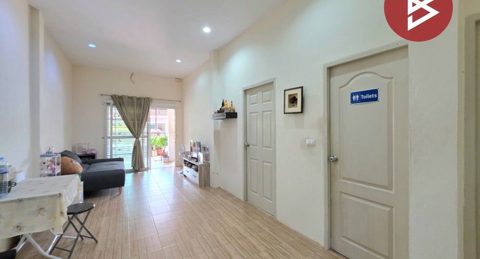 For sale 2 bedrooms townhouse in Si Racha, Chonburi