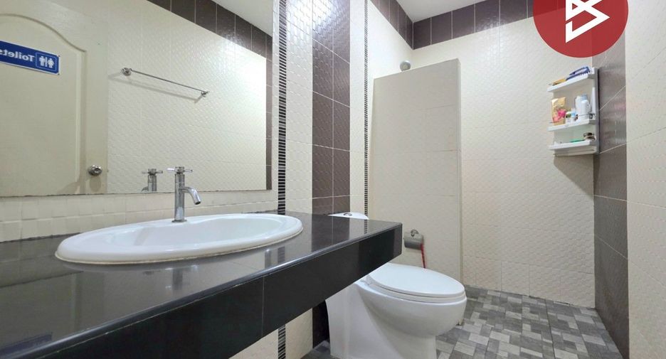 For sale 2 bedrooms townhouse in Si Racha, Chonburi
