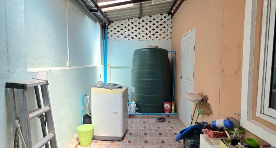 For sale 2 bedrooms townhouse in Si Racha, Chonburi