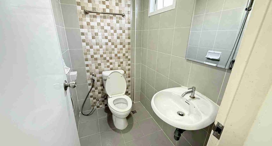 For rent 2 bedrooms townhouse in Ban Chang, Rayong