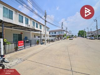 Casa adosada en venta de 3 habitaciones en Phra Samut Chedi, Samut Prakan