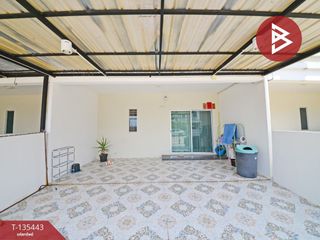 Casa adosada en venta de 3 habitaciones en Phra Samut Chedi, Samut Prakan