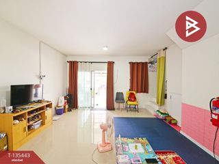 Casa adosada en venta de 3 habitaciones en Phra Samut Chedi, Samut Prakan
