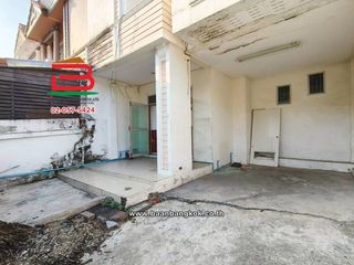 出租 和 出售 3 卧室 联排别墅 在 Lam Luk Ka, Pathum Thani