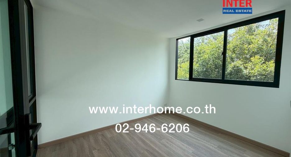 Casa adosada en venta de 3 habitaciones en Bang Khae, Bangkok