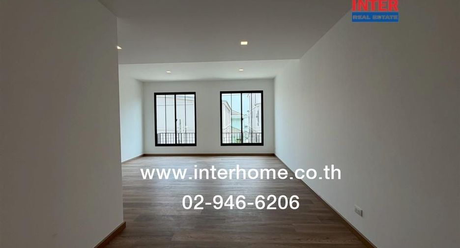 Casa adosada en venta de 3 habitaciones en Bang Khae, Bangkok