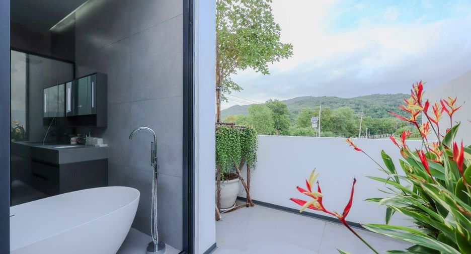 For sale 4 bedrooms villa in Mueang Phuket, Phuket