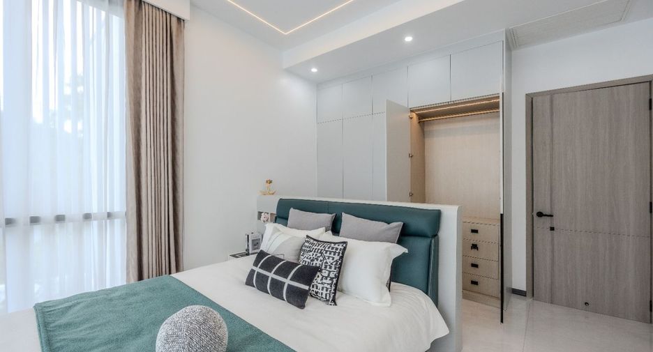 For sale 4 bedrooms villa in Mueang Phuket, Phuket