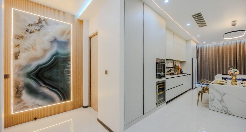 For sale 4 bedrooms villa in Mueang Phuket, Phuket