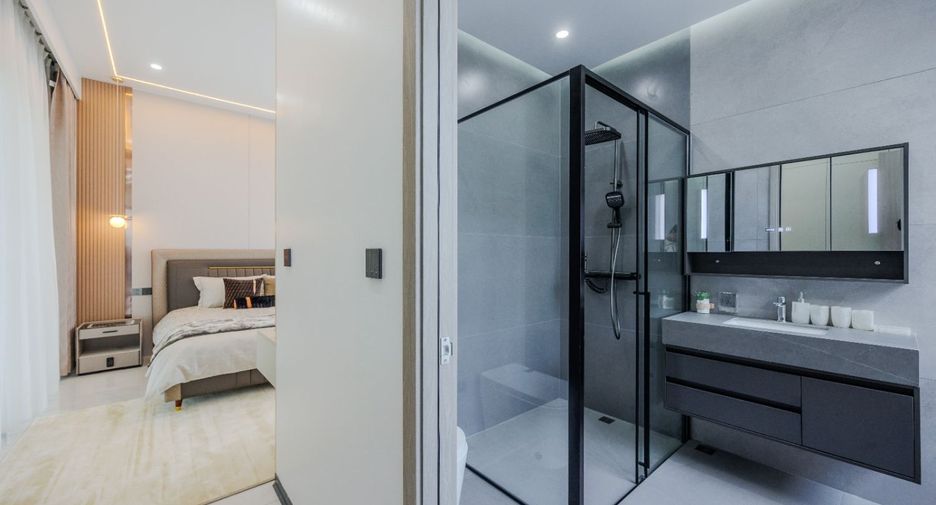 For sale 4 bedrooms villa in Mueang Phuket, Phuket