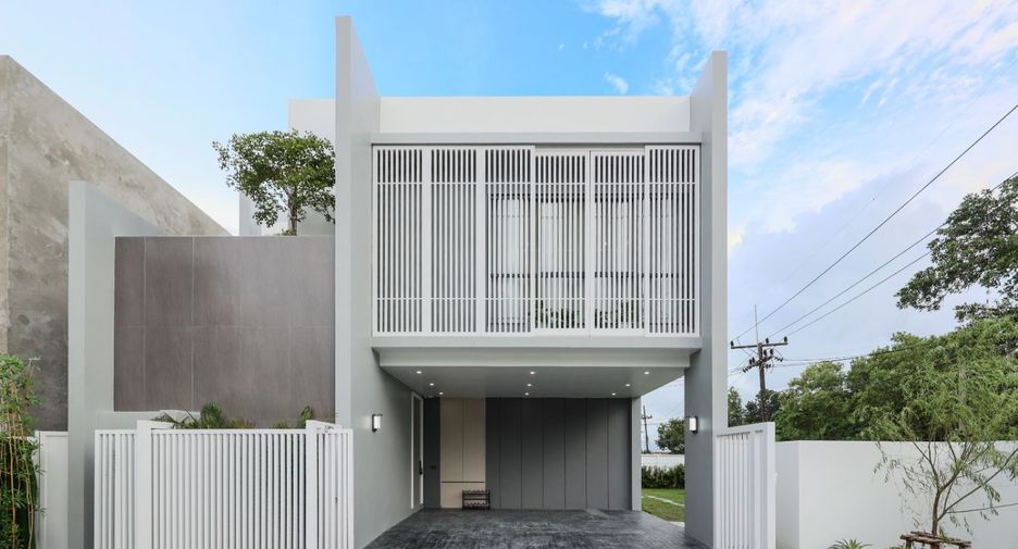 For sale 4 bedrooms villa in Mueang Phuket, Phuket