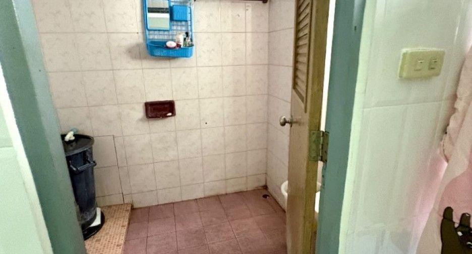 For sale 2 bedrooms retail Space in Mueang Samut Sakhon, Samut Sakhon