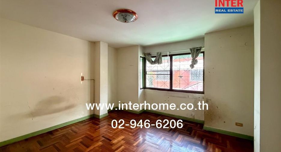 For sale 4 bedrooms townhouse in Rat Burana, Bangkok