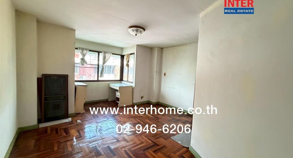 For sale 4 bedrooms townhouse in Rat Burana, Bangkok