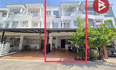 For sale 3 bedrooms townhouse in Mueang Samut Prakan, Samut Prakan