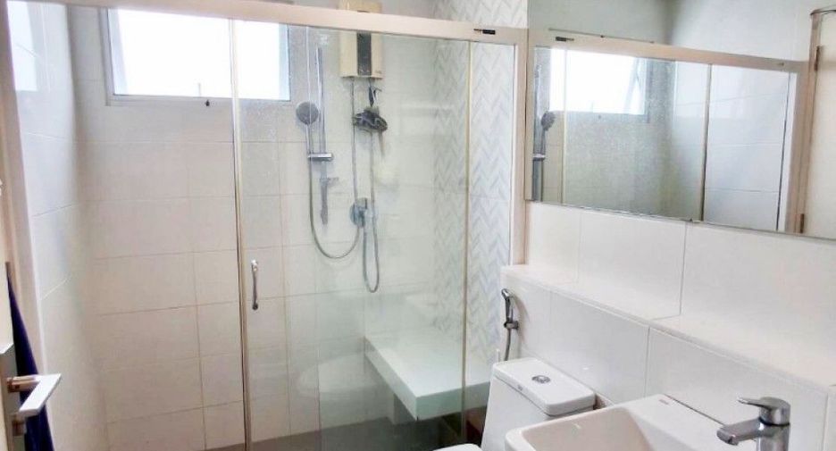 For sale 3 bedrooms house in Krathum Baen, Samut Sakhon