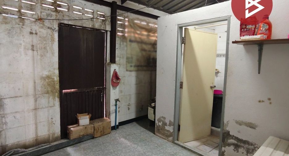 For sale 1 bed townhouse in Mueang Nakhon Pathom, Nakhon Pathom