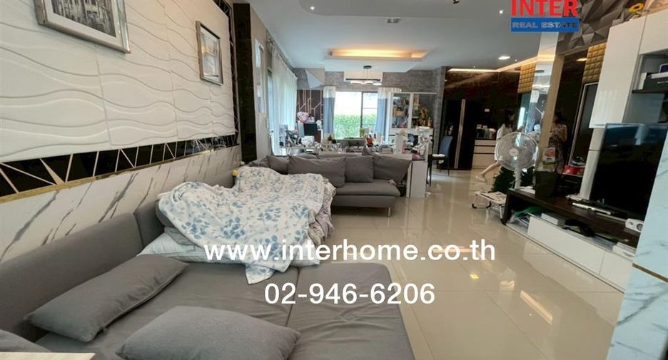 For sale 3 bedrooms house in Khan Na Yao, Bangkok