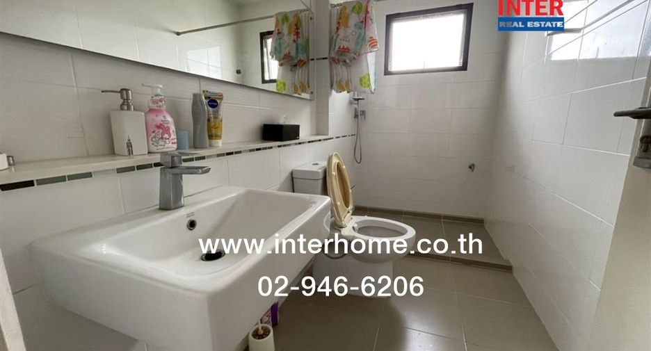 For sale 3 bedrooms house in Khan Na Yao, Bangkok