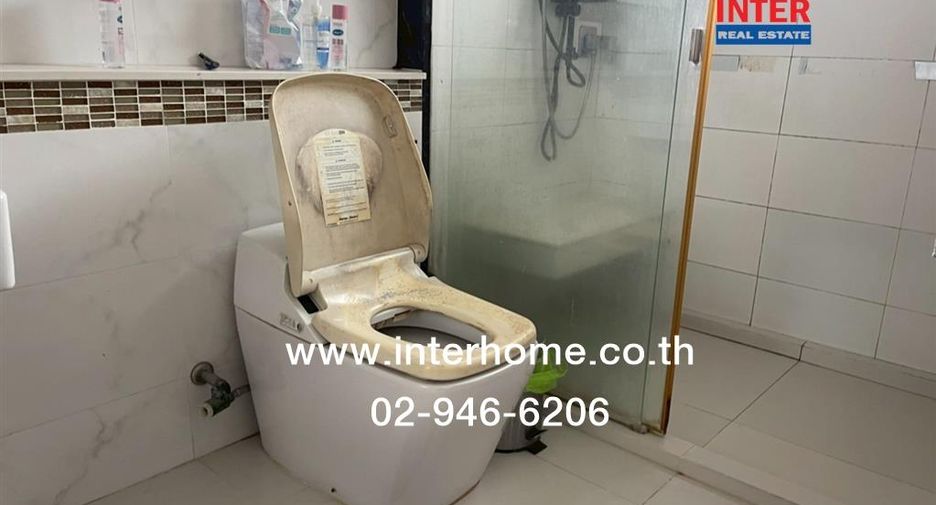 For sale 3 bedrooms house in Khan Na Yao, Bangkok