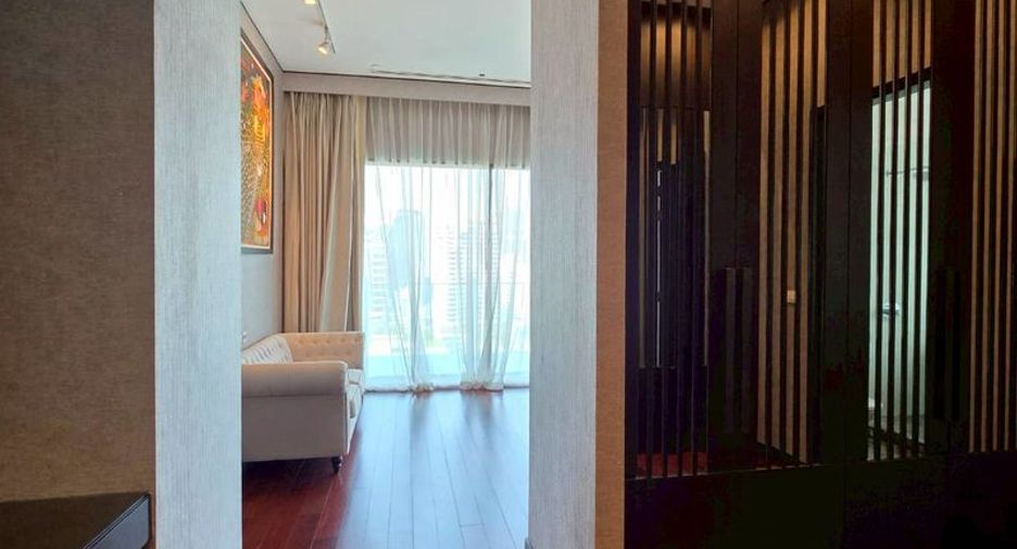For rent 4 bedrooms condo in Watthana, Bangkok