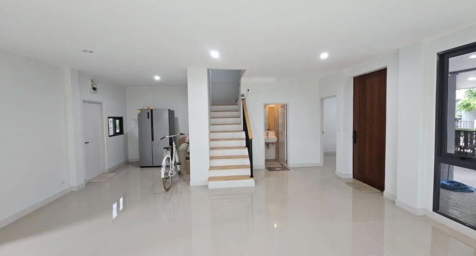 À vendre 3 chambres maison de ville à Bang Khen, Bangkok