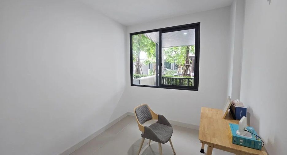 À vendre 3 chambres maison de ville à Bang Khen, Bangkok