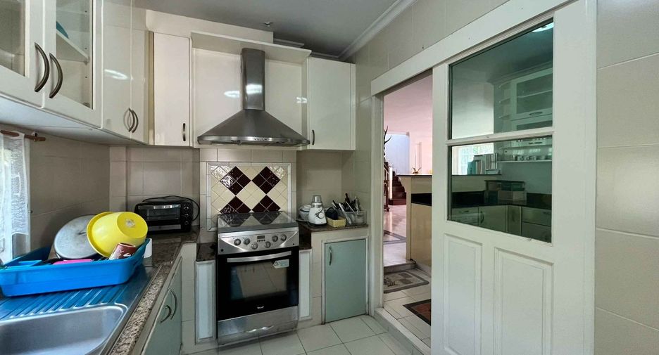 For rent 4 bedrooms house in San Sai, Chiang Mai