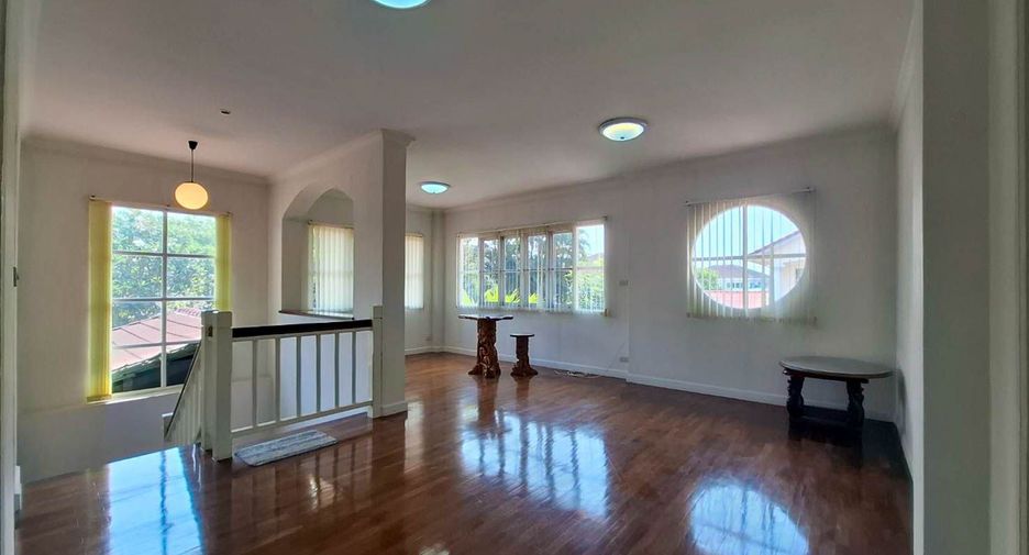 For rent 4 bedrooms house in San Sai, Chiang Mai