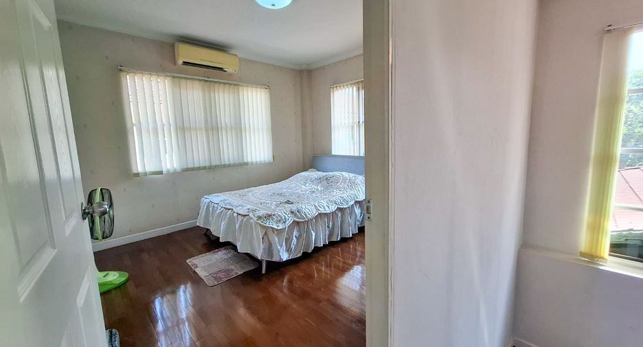 For rent 4 bedrooms house in San Sai, Chiang Mai