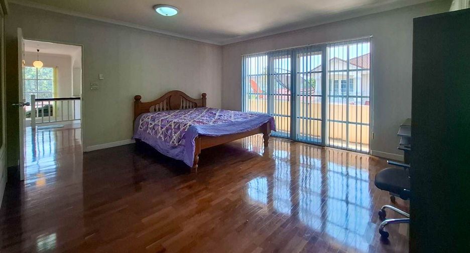 For rent 4 bedrooms house in San Sai, Chiang Mai