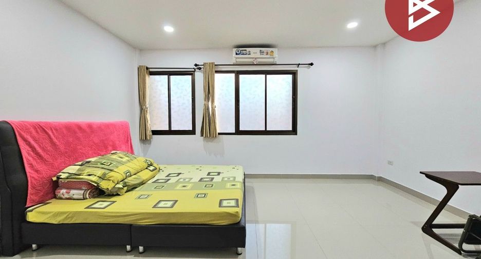 For sale 3 bedrooms townhouse in Si Racha, Chonburi