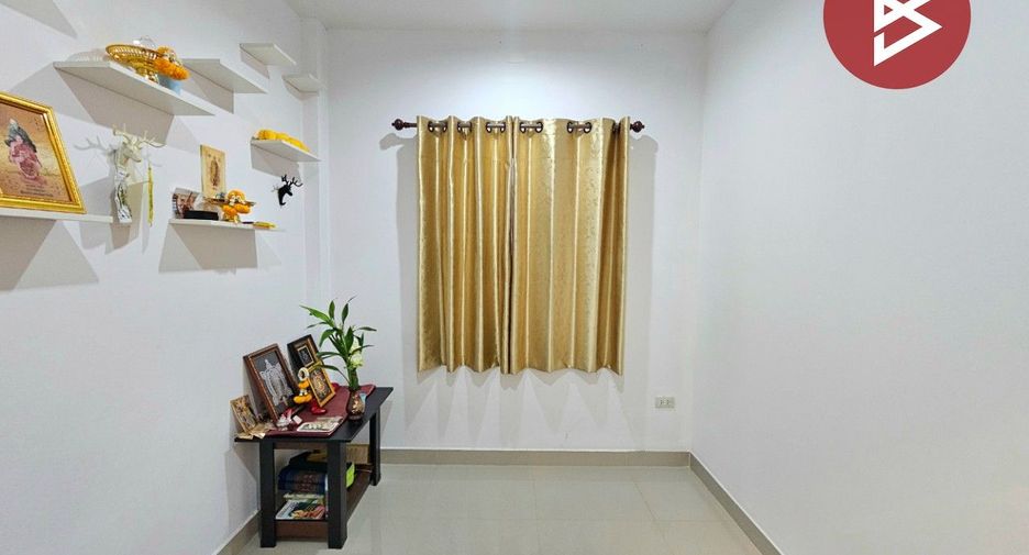 For sale 3 bedrooms townhouse in Si Racha, Chonburi