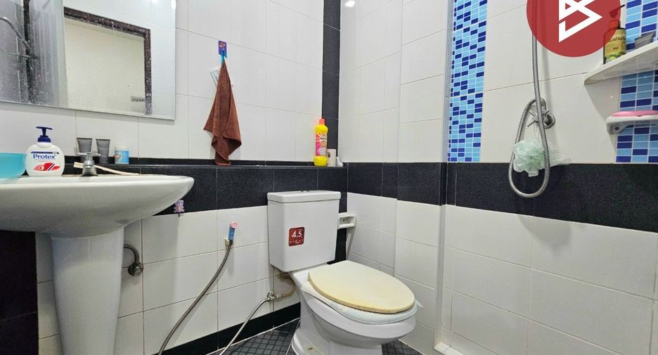 For sale 3 bedrooms townhouse in Si Racha, Chonburi