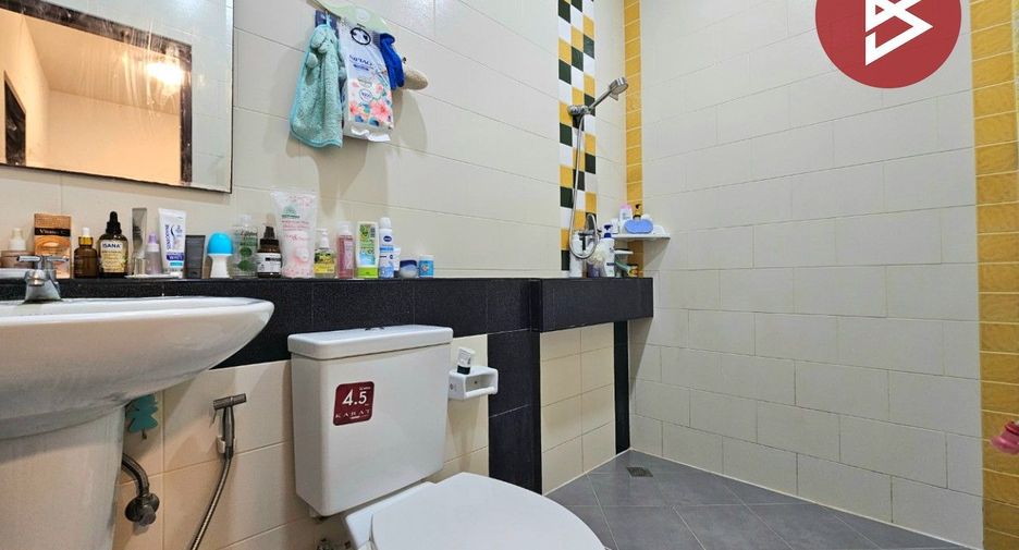 For sale 3 bedrooms townhouse in Si Racha, Chonburi