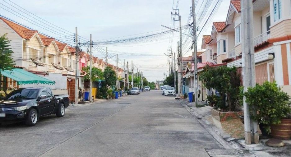 For sale 3 bedrooms townhouse in Phra Samut Chedi, Samut Prakan