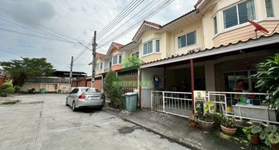 Casa adosada en venta de 3 habitaciones en Bang Khun Thian, Bangkok