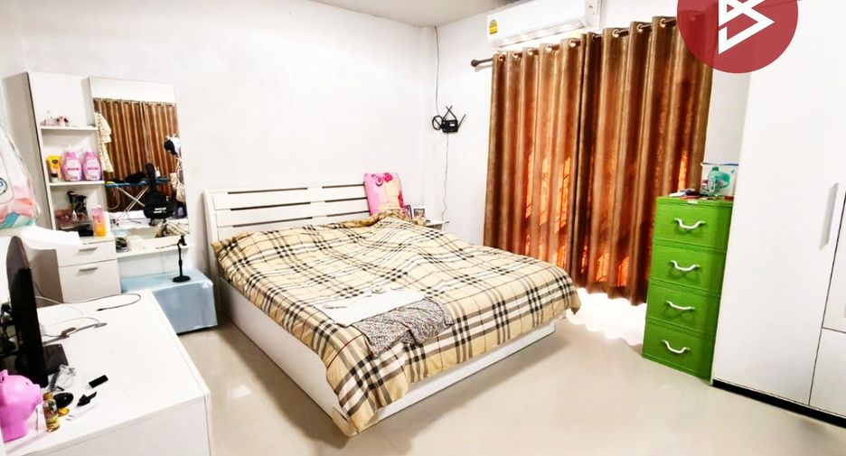 Продажа 3 спальни таунхаус в Phanat Nikhom, Чонбури