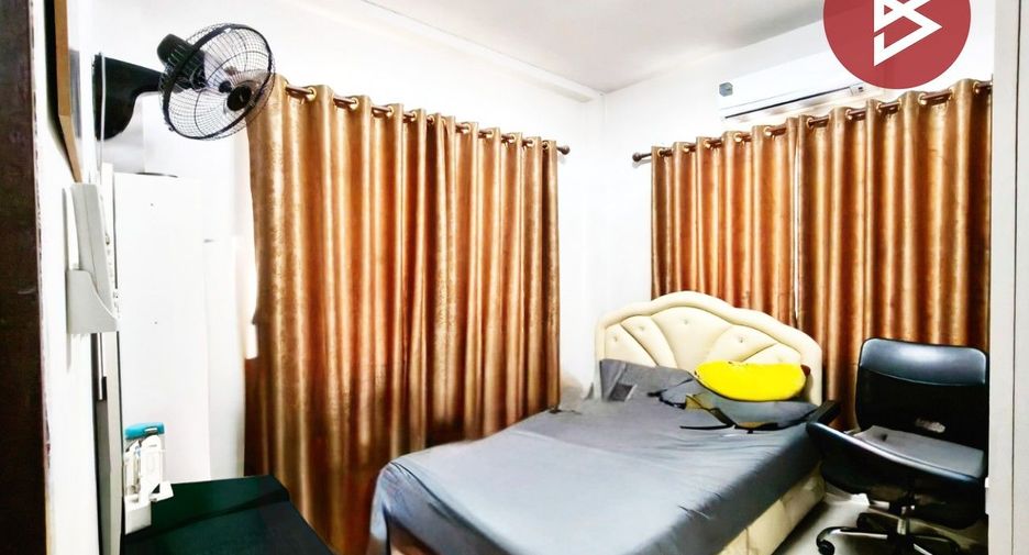 Продажа 3 спальни таунхаус в Phanat Nikhom, Чонбури