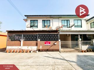 À vendre 3 chambres maison de ville à Phanat Nikhom, Chonburi