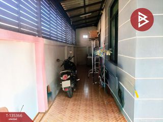 À vendre 3 chambres maison de ville à Phanat Nikhom, Chonburi