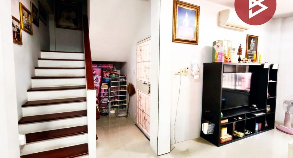 Продажа 3 спальни таунхаус в Phanat Nikhom, Чонбури