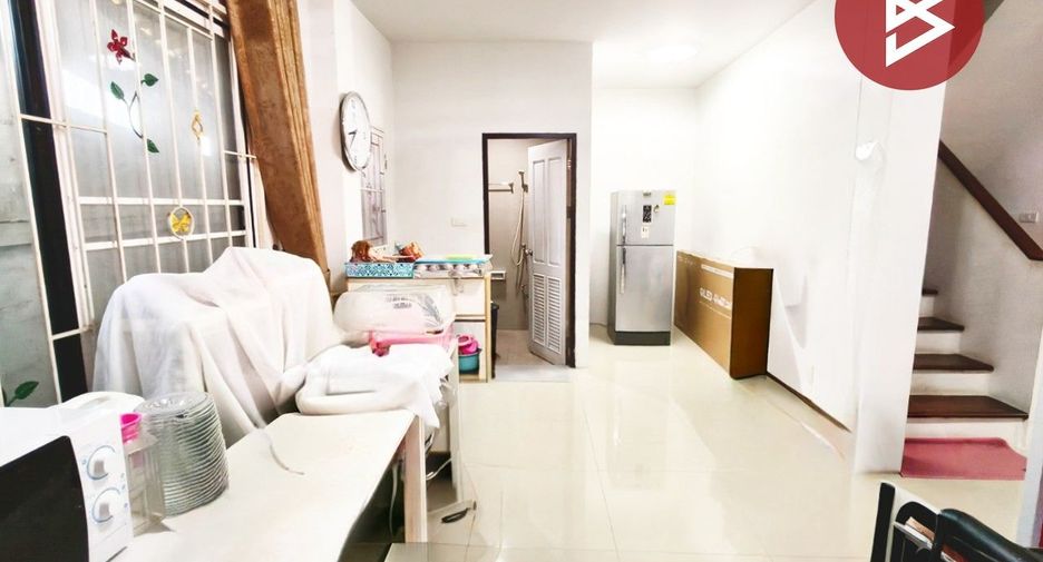Продажа 3 спальни таунхаус в Phanat Nikhom, Чонбури