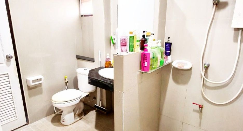 Продажа 3 спальни таунхаус в Phanat Nikhom, Чонбури