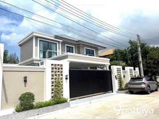 For rent 4 bedrooms villa in Na Jomtien, Pattaya