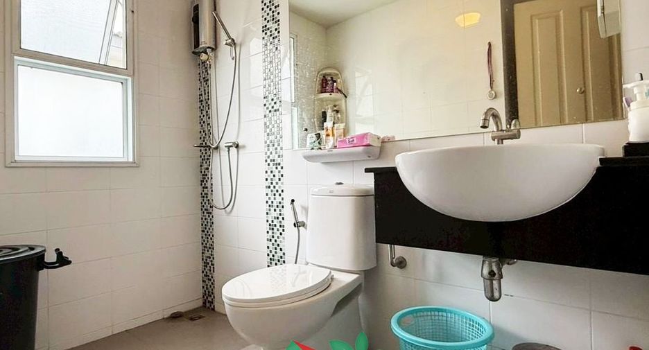 For sale 3 bedrooms townhouse in Bueng Kum, Bangkok