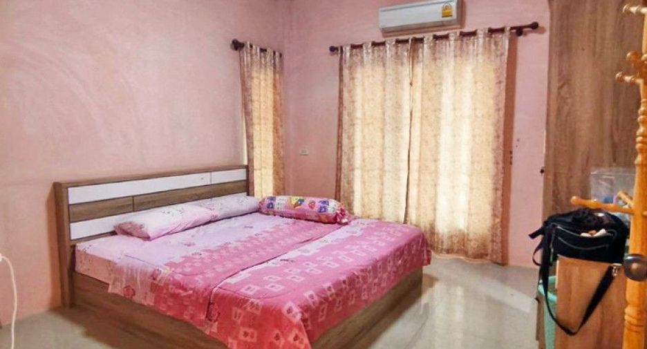 For sale 3 bedrooms house in Mueang Nakhon Ratchasima, Nakhon Ratchasima